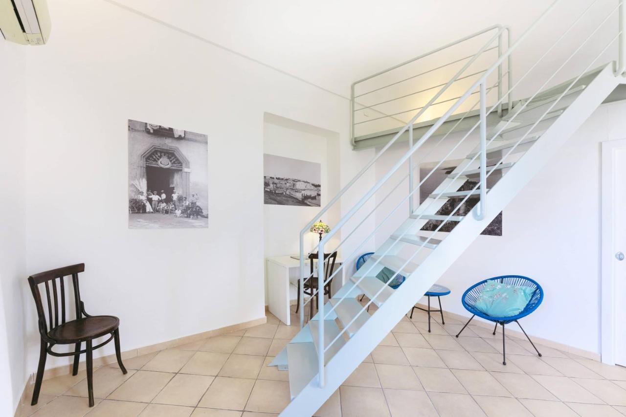 Palazzo Attila - Gioia Apartments Procida Exterior photo