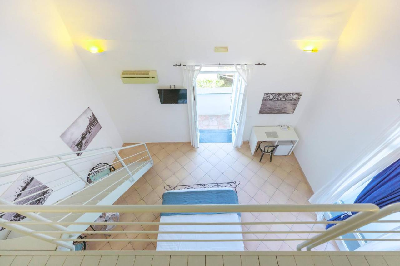 Palazzo Attila - Gioia Apartments Procida Exterior photo