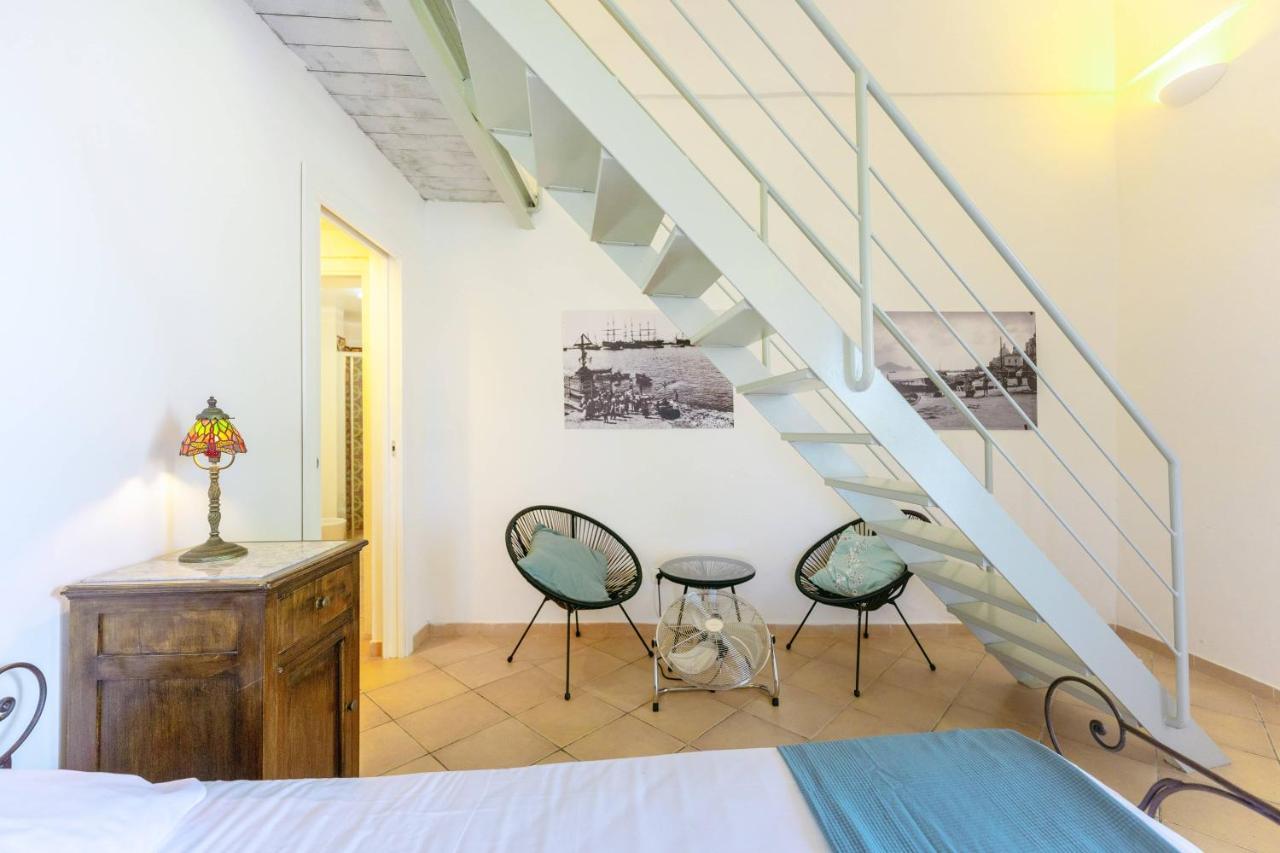 Palazzo Attila - Gioia Apartments Procida Exterior photo